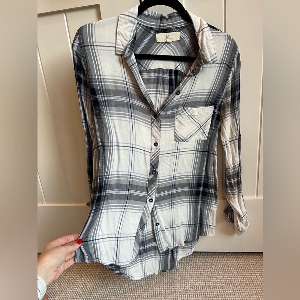 Blue and white checkered button up blouse!